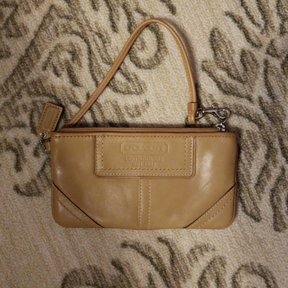 Authentic Coach wristlet - Picture 1 of 7
